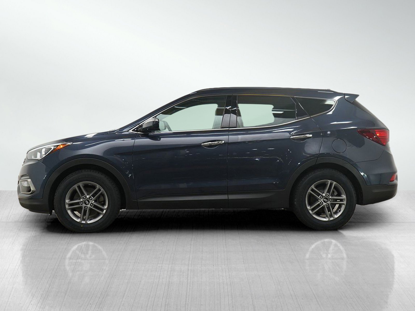hyundai santa fe 2018 5NMZUDLB0JH071152 image hyundai santa fe 2018 5NMZUDLB0JH071152 image